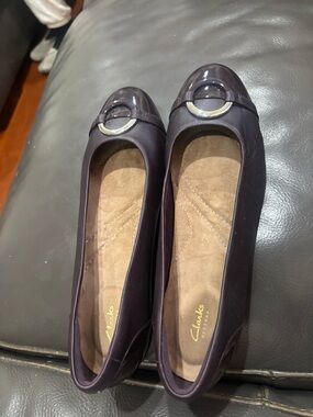 Clarks Women's Purple/Plum Flats-Size 7.5